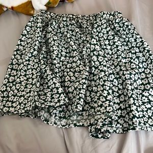 Women’s flowered skirt